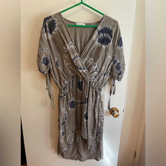 Linen Tunic - Picture 1 of 3